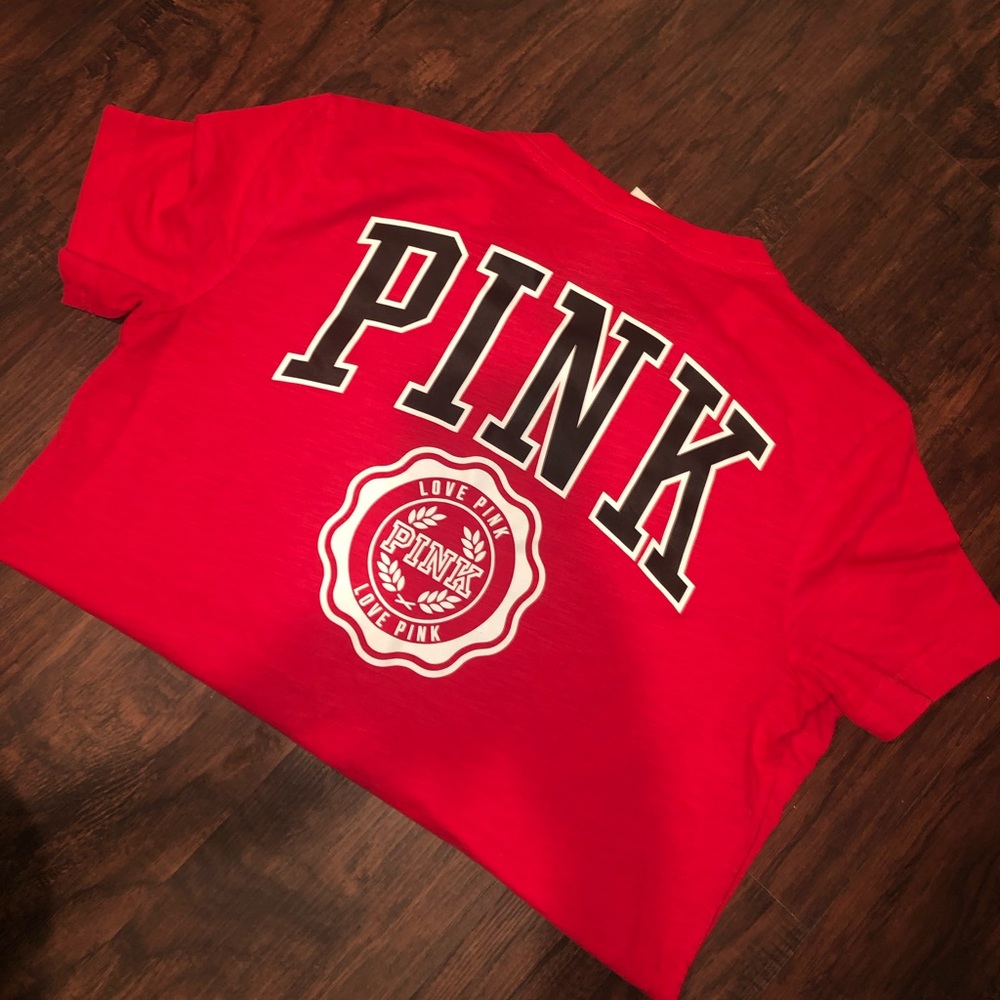 🚫SOLD ON MERCARI 🚫 VS PINK T-Shirt